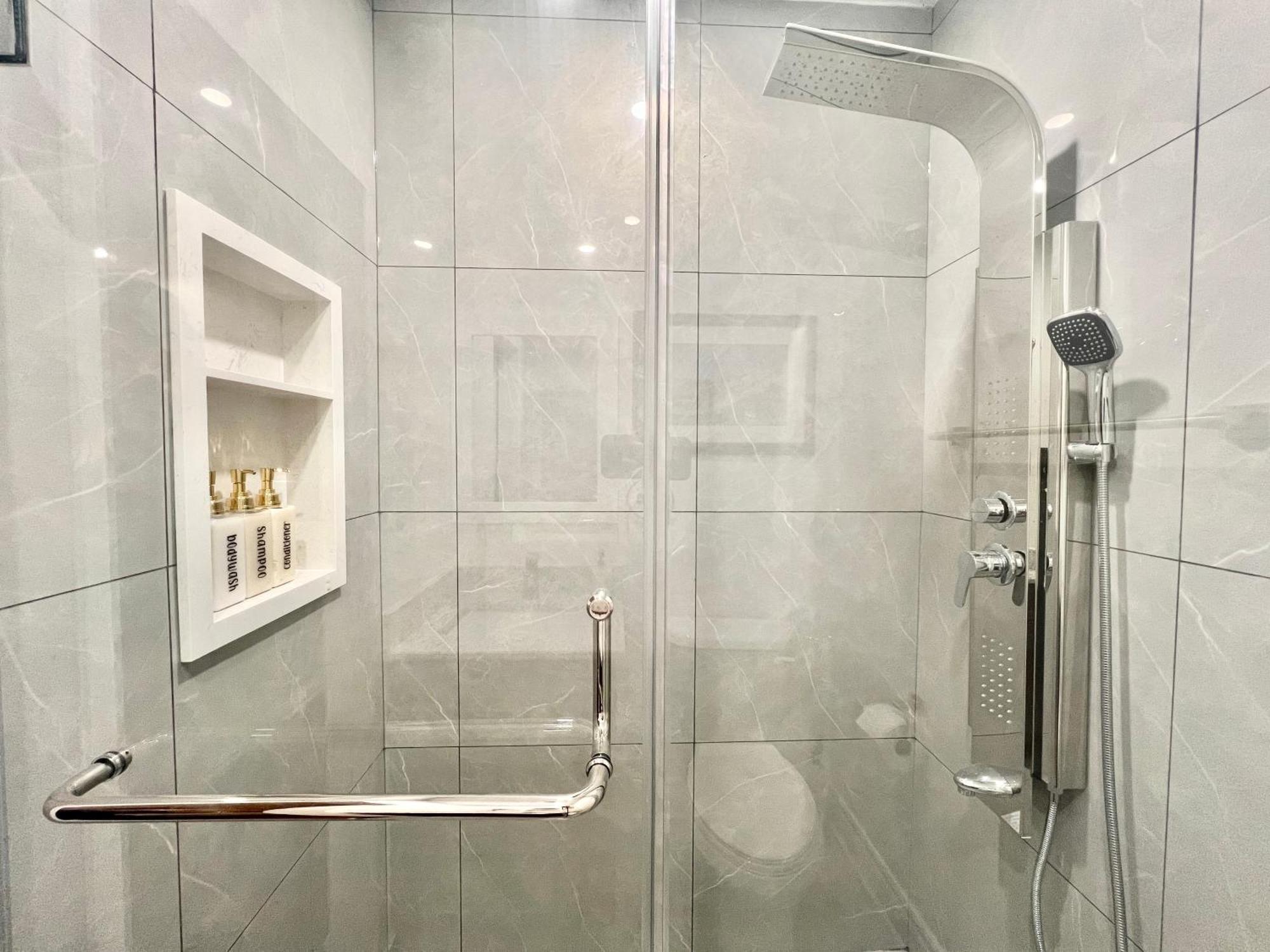 Upgraded Rooms With Bath 7-Min To Subway Near Downsview Rogers Stadium Toronto Kültér fotó