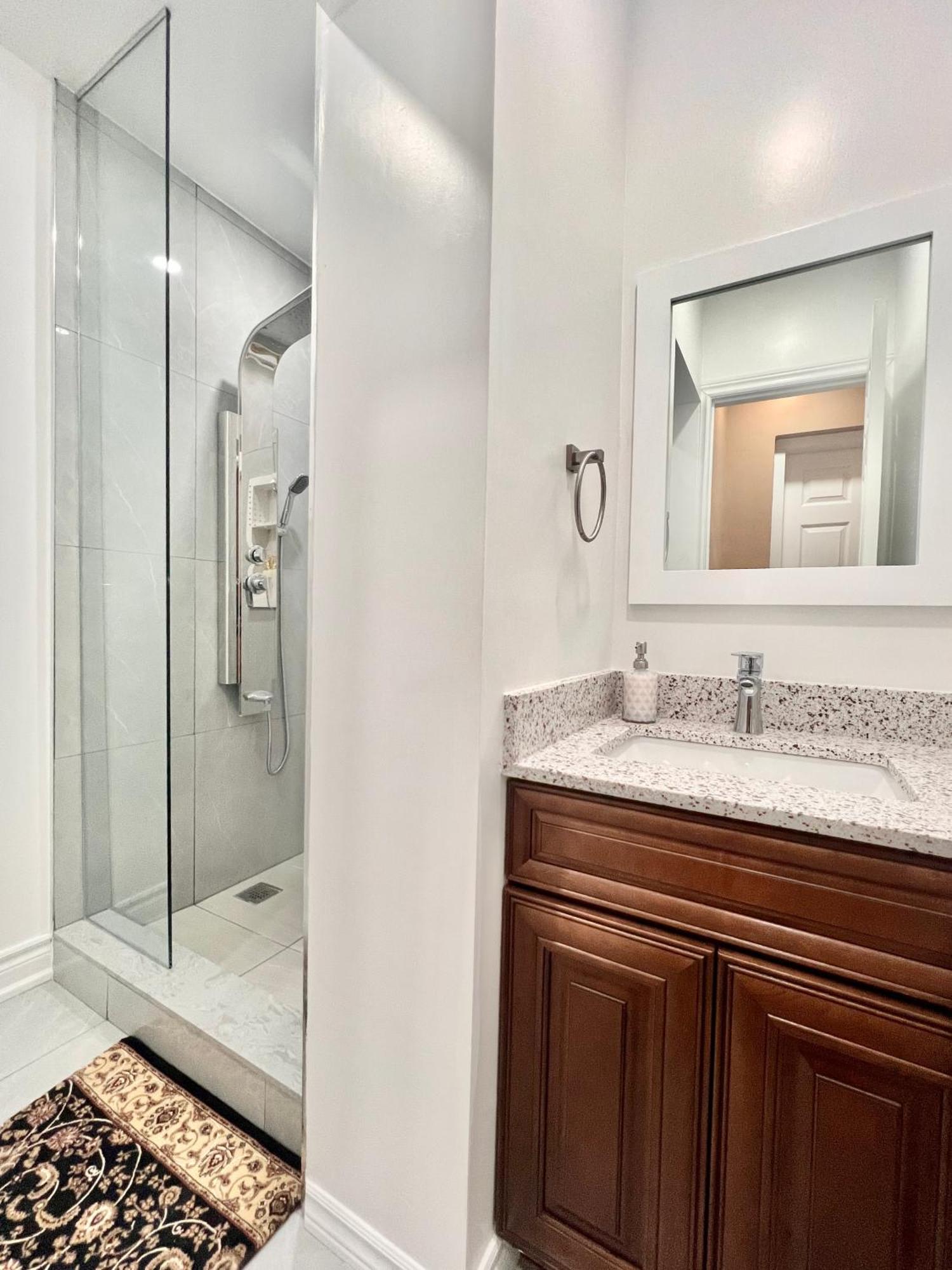 Upgraded Rooms With Bath 7-Min To Subway Near Downsview Rogers Stadium Toronto Kültér fotó